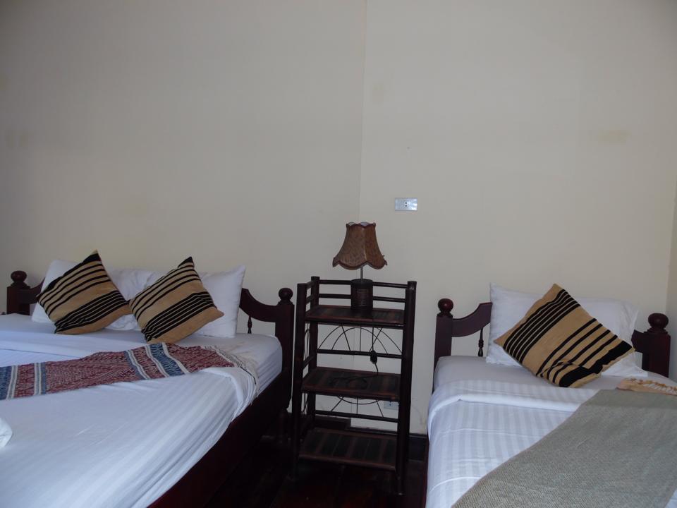 Riverside Guesthouse Λουάνγκ Πραμπάνγκ Εξωτερικό φωτογραφία